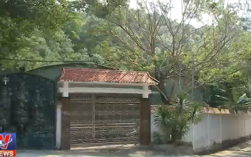 VIDEO: 3 năm vẫn chưa tháo gỡ xong 'biệt phủ' tại Hải Vân