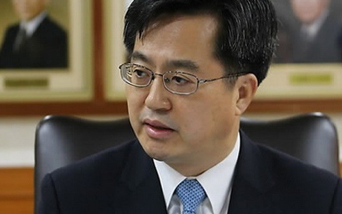 Tổng thống Hàn Quốc Moon Jae-in cách chức Bộ trưởng Tài chính