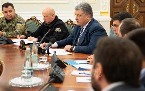 Quốc hội Ukraine thông qua đề xuất áp đặt thiết quân luật biên giới