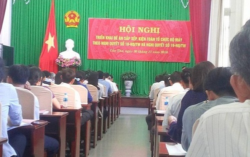 Bộ Nội vụ đề nghị tạm dừng việc sắp xếp các cơ quan chuyên môn cấp tỉnh, cấp huyện