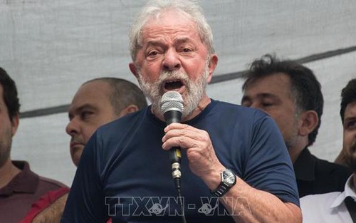 Brazil: Tranh cãi pháp lí về việc trả tự do cựu Tổng thống Lula