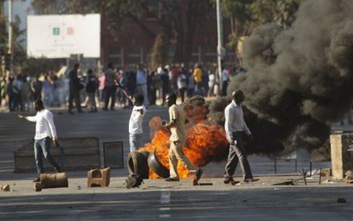 Zimbabwe: Nhiều người chết trong các cuộc biểu tình phản đối giá nhiên liệu tăng