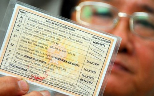 Truyện cười bốn phương: Bằng lái xe độc nhất