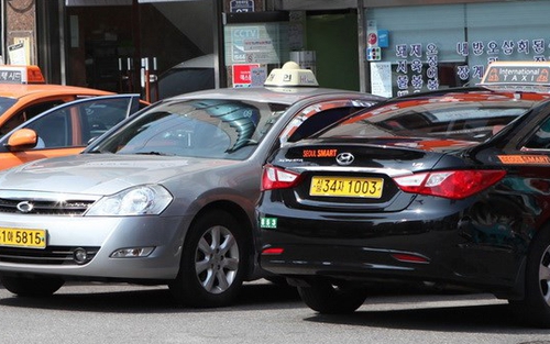 Hàn Quốc lần đầu tiên xử phạt 730 taxi từ chối đón khách