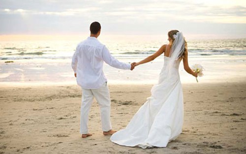 Truyện cười bốn phương: Cô vợ xinh đẹp, thông minh, chung thủy và đảm đang