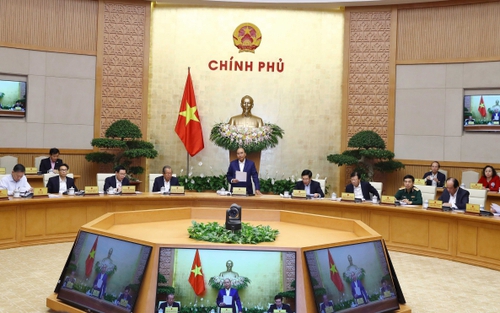 Thủ tướng Nguyễn Xuân Phúc lưu ý vụ 'thỉnh vong' chùa Ba Vàng, nữ sinh đánh bạn ở Hưng Yên...