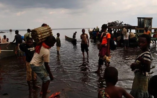 Chìm tàu tại CHDC Congo, hơn 100 người mất tích