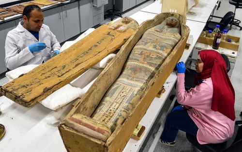 Ai Cập phục hồi quan tài của Vua Tutankhamun lần đầu tiên trong gần 100 năm qua