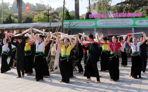 Nghệ thuật Then của cộng đồng dân tộc Thái trắng- Điện Biên