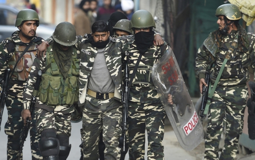 Giao tranh giữa binh sĩ Ấn Độ-Pakistan dọc ranh giới ở Kashmir