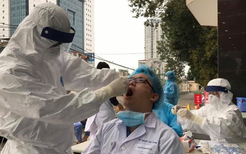 Dịch COVID-19: Thực hiện test nhanh giúp sàng lọc, phát hiện sớm những trường hợp nghi ngờ mắc bệnh