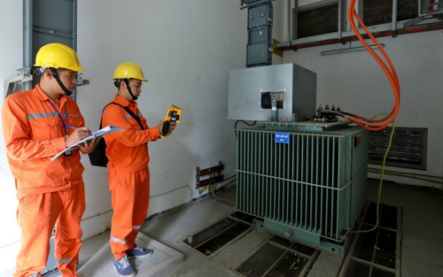 Vì sao hóa đơn tiền điện tăng cao?