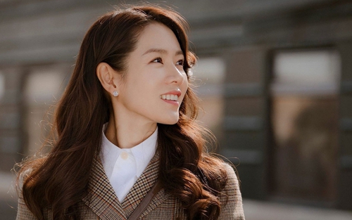 'Tình đầu quốc dân' Son Ye Jin - Quý cô độc thân của K-biz