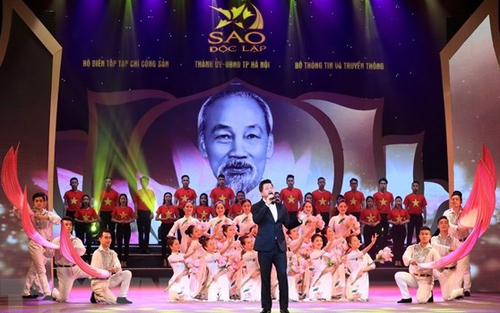 Xúc động 'Sao Độc lập' kỷ niệm 75 năm Cách mạng Tháng Tám