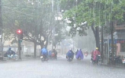Đêm 16 và ngày 17/11, nhiều vùng biển có mưa dông, kèm lốc xoáy và gió giật mạnh