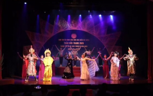 Nghệ thuật cải lương cần đổi mới để tồn tại và phát triển​