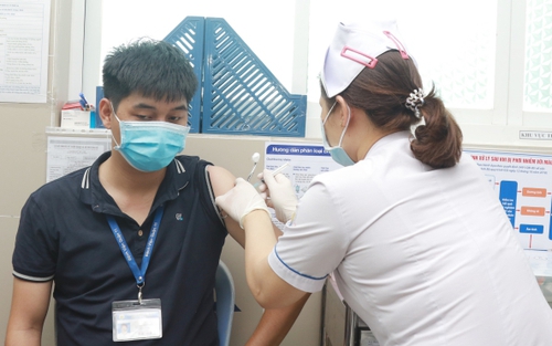 Việt Nam đã có 51.216 người được tiêm vaccine phòng Covid-19