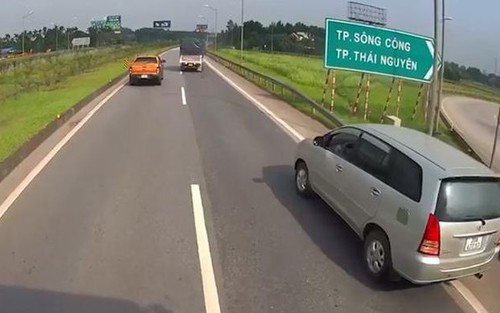 Xử lý nữ tài xế lùi xe trên cao tốc Hà Nội - Thái Nguyên