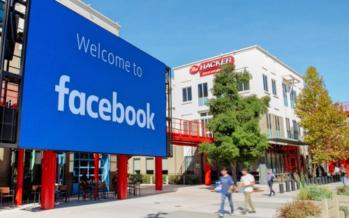 Giá trị Facebook lần đầu lên ngưỡng nghìn tỷ USD