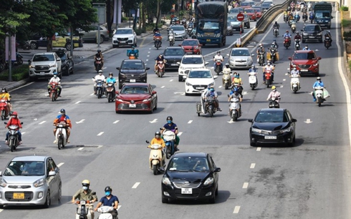 Giao thông Hà Nội trong ngày đầu giãn cách xã hội theo Chỉ thị 16