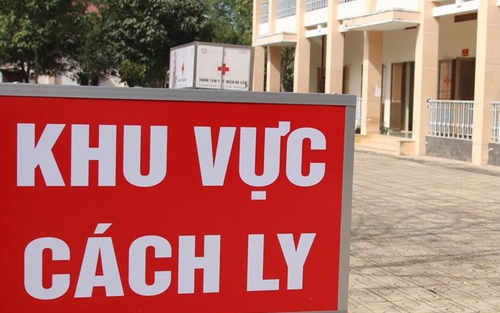 Khống chế hai đối tượng dùng dao đe dọa cán bộ y tế tại khu cách ly