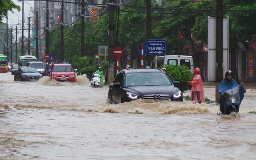Bắc Bộ mưa dông rải rác, tập trung vào đêm và sáng sớm