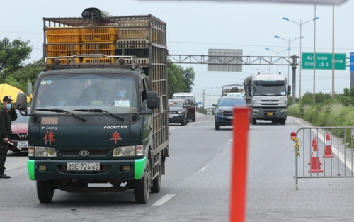 Hà Nội xử lý nghiêm phương tiện vi phạm quy định về 'luồng xanh'
