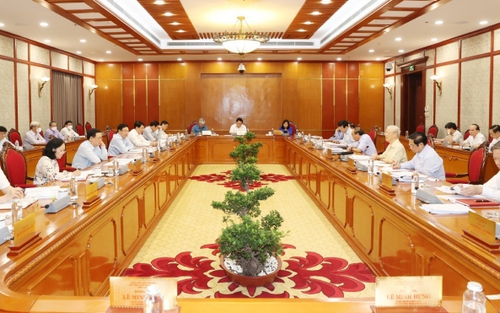Kết luận của Bộ Chính trị về chủ trương khuyến khích và bảo vệ cán bộ năng động, sáng tạo vì lợi ích chung