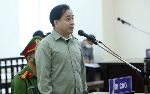 Bị cáo Nguyễn Duy Linh thừa nhận hành vi và xin nộp lại số tiền nhận hối lộ