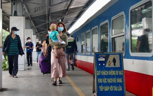Đường sắt tăng hàng chục đoàn tàu khách phục vụ kỳ nghỉ lễ 30/4-1/5