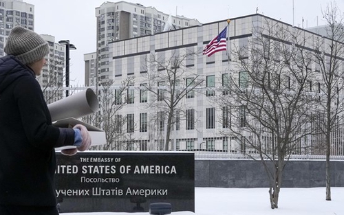 Đoàn nghị sĩ Mỹ tới Ukraine trong bối cảnh căng thẳng với Nga