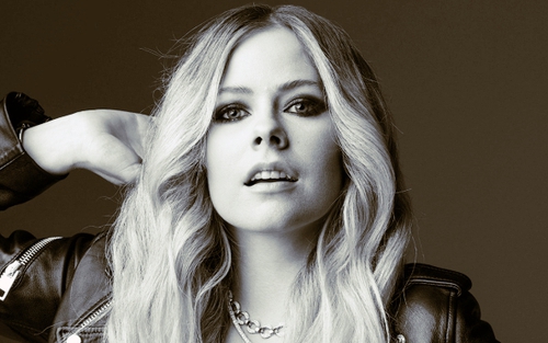 Avril Lavigne - nữ hoàng pop-punk