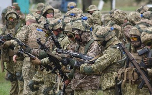Ukraine ban bố sắc lệnh tổng động viên, OSCE quyết định sơ tán toàn bộ nhân viên