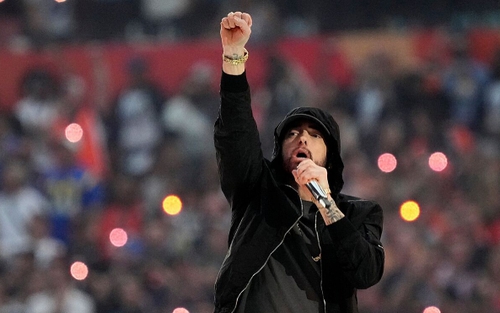 Album 'Curtain Call: The Hits' của Eminem: Sự bùng nổ trở lại của cả một thế hệ
