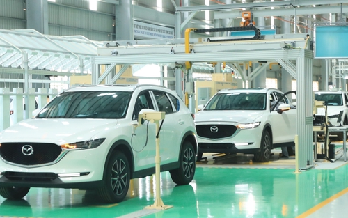 Tháng cuối giảm 50% lệ phí trước bạ, thị trường ô tô chỉ tăng trưởng nhẹ
