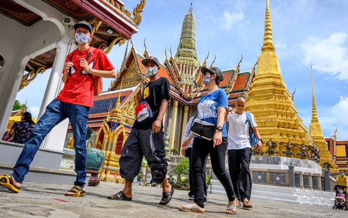 Thái Lan bãi bỏ quy định bắt buộc đeo khẩu trang
