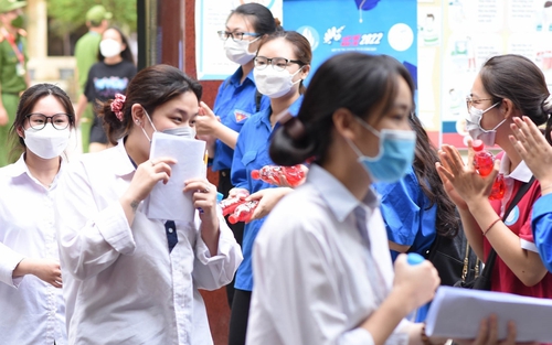Chào tuần mới: Phút giây lặng lẽ mong chờ