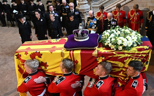 Bộ trưởng Ngoại giao Bùi Thanh Sơn dự lễ tang Nữ hoàng Elizabeth II