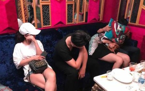 Hơn 100 nam nữ phê ma tuý trong quán karaoke 'chui'
