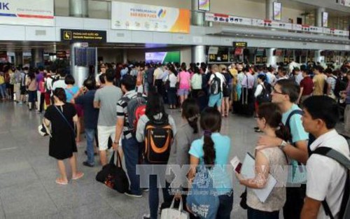Nhân viên hàng không 'tuồn' thông tin hành khách cho các hãng taxi