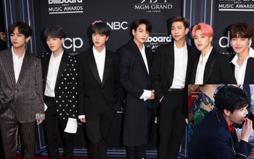 Jungkook BTS vừa dự giải Billboard vừa ăn vặt liên mồm