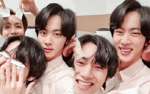 Hài hước cảnh Jin BTS không thể có nổi một bức ảnh 'tự sướng' solo