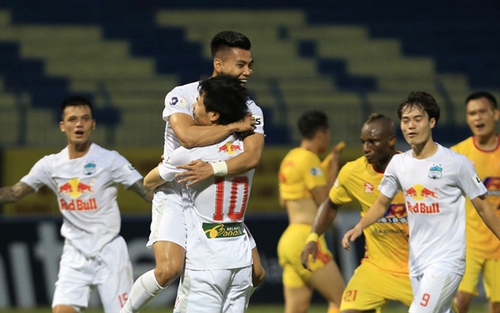 Điểm nhấn vòng 11 V-League: HAGL sắp vô địch giai đoạn 1