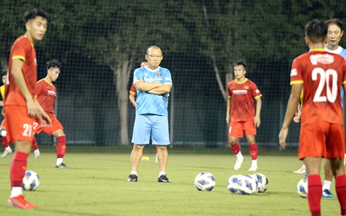 HLV Park Hang Seo đang yên bỗng hóa lo