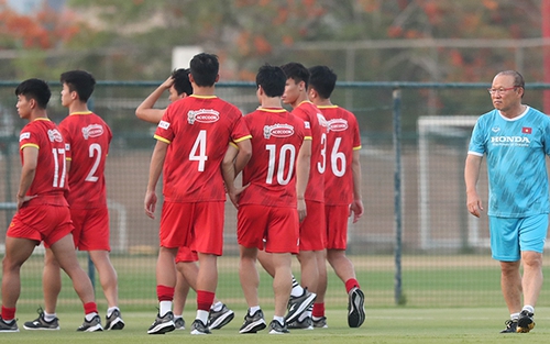 HLV Hoàng Văn Phúc: 'Tuyển Việt Nam tận dụng cơ hội để nâng tầm'