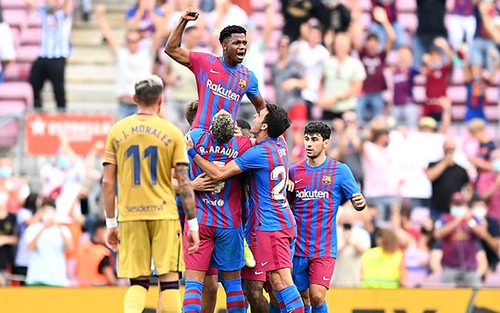 Barca đã biết thắng: Nụ cười Koeman, nụ cười Ansu Fati