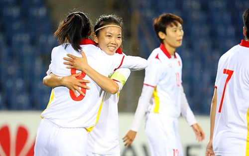 Nữ Việt Nam vs Tajikistan: Xin đừng quên các 'bóng hồng'