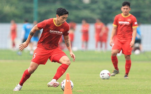 Ông Park chờ Văn Hậu, Văn Xuân cho 'bài toán' cánh trái