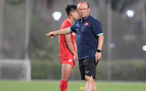 Bình luận viên Quang Huy: 'Chờ tài thao lược của thầy Park'