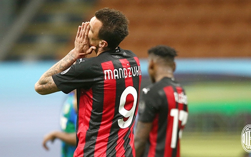 Góc Anh Ngọc: Milan giã từ vũ khí